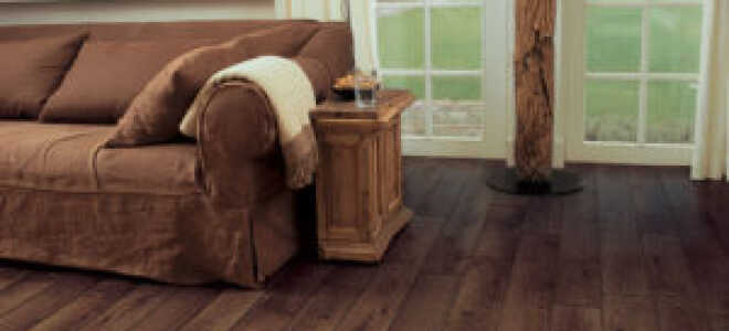 Как выровнять деревянный пол под ламинат