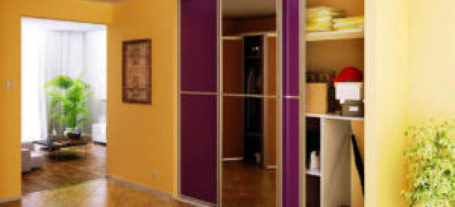 Преимущества и недостатки шкафов-купе для прихожей