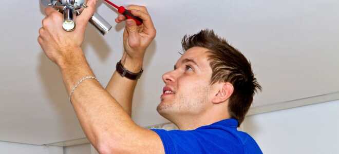 Правила установки светильников в натяжной потолок