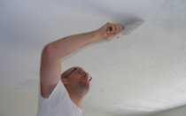 Как снять краску с потолка