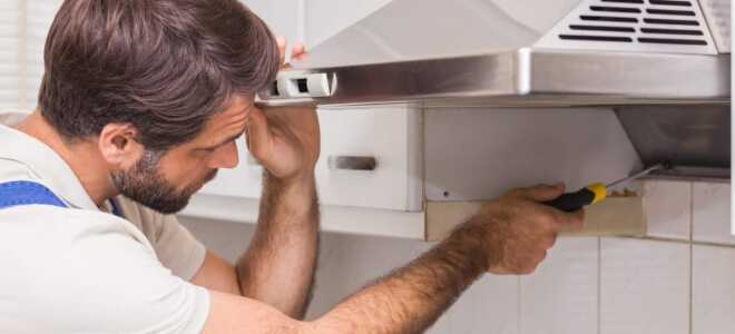 Особенности установки вытяжки на кухне