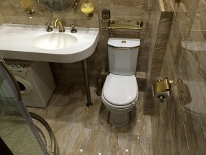 Ванная в темных тонах