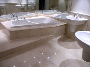 Стильная ванная с санузлом