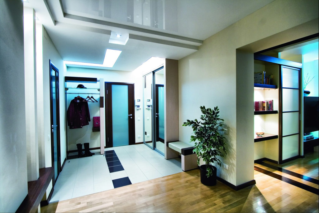 разделение напольным покрытием