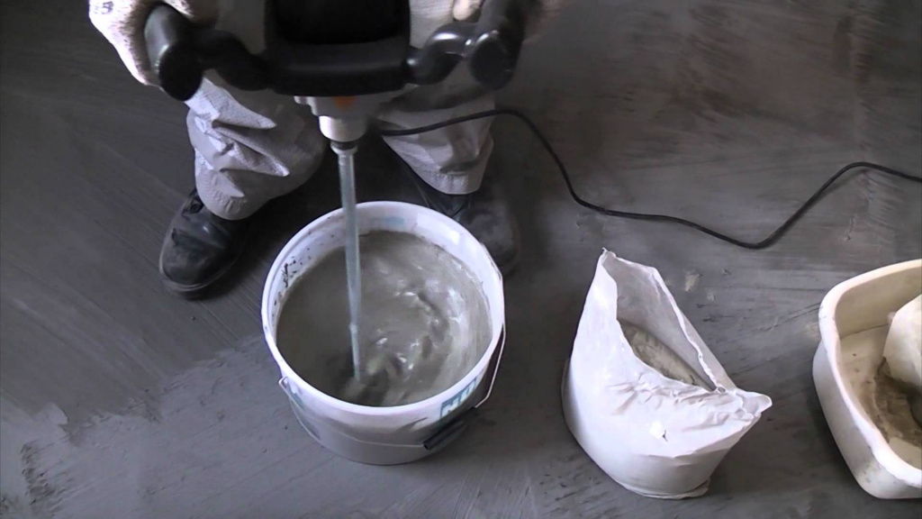 Подготовка смеси для наливного пола