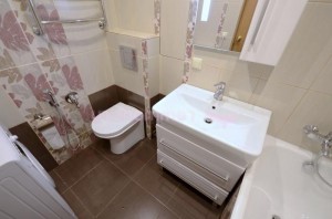 Совмещенная ванная с раковиной