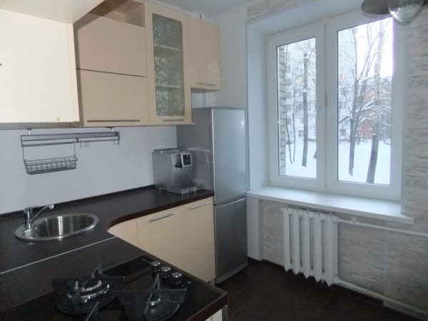 013-modniy-dizain-interiers-kuhni-v-chruchevke-specifika-chruchevskogo-stilya