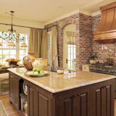 кирпичная стена в интерьере кухни