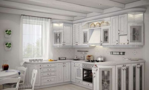 белая угловая кухня в классическом стиле