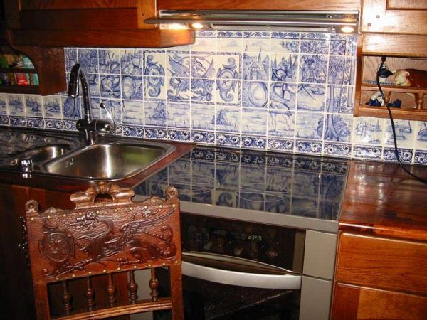 изразцы на кухне в стиле кантри