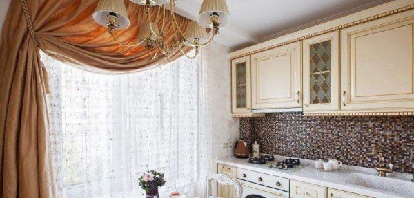 шторы с подхватом и тюль на кухне